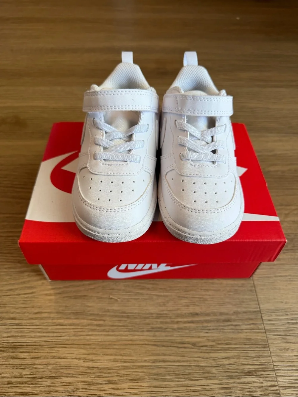 Nike Kids White Low-Top Velcro Sneakers